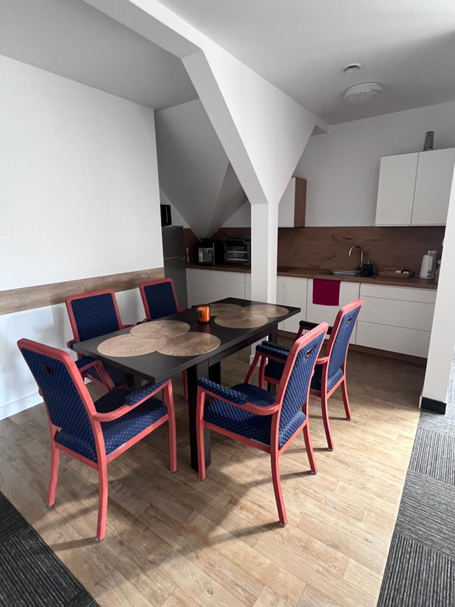Apartamenty Divemed Еленя-Гура Экстерьер фото